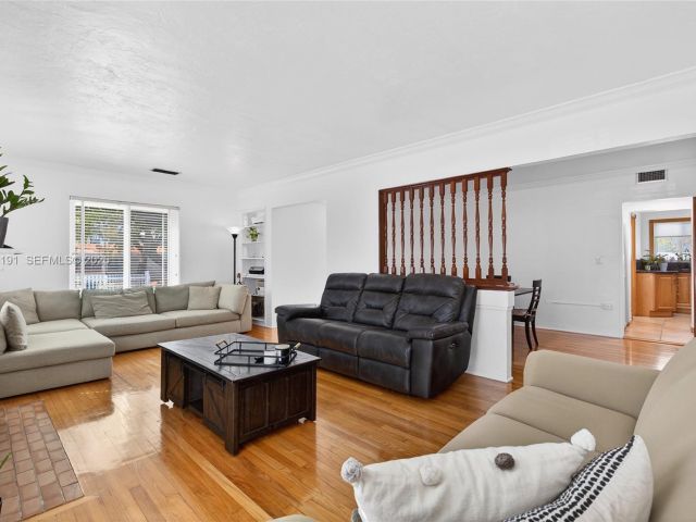 Home for sale at 2431 SW 4th St - photo 7526893