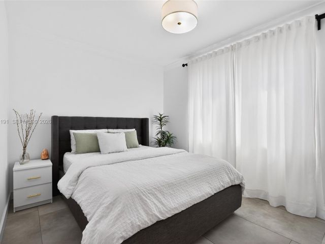 Home for sale at 2431 SW 4th St - photo 7526895