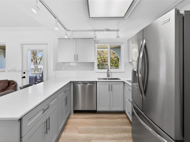 Home for sale at 2431 SW 4th St - photo 7526901