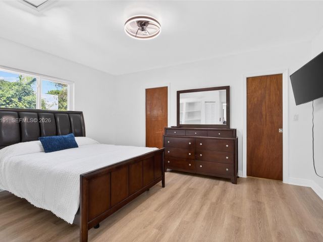 Home for sale at 2431 SW 4th St - photo 7526902