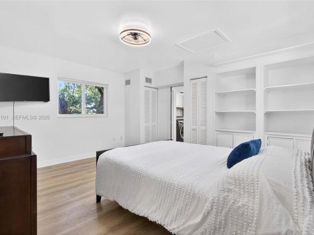 Home for sale at 2431 SW 4th St - photo 7526904