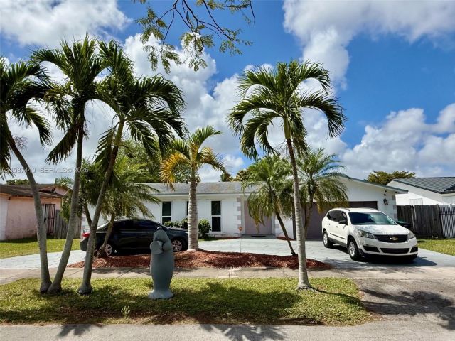 Home for sale at 17424 SW 108th Ct - photo 7526935