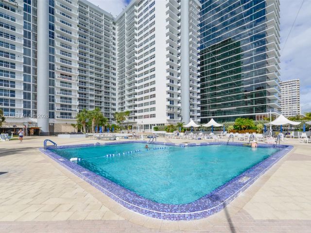 Apartment for sale  Unit #1816 - photo 7527870