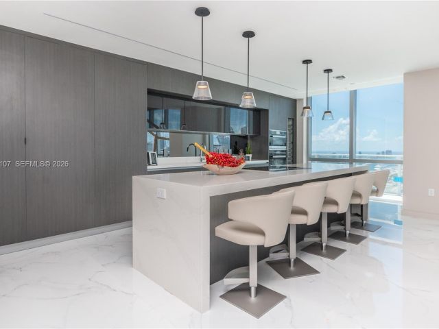 Apartment for rent  Unit #PH 4611 - photo 7527637