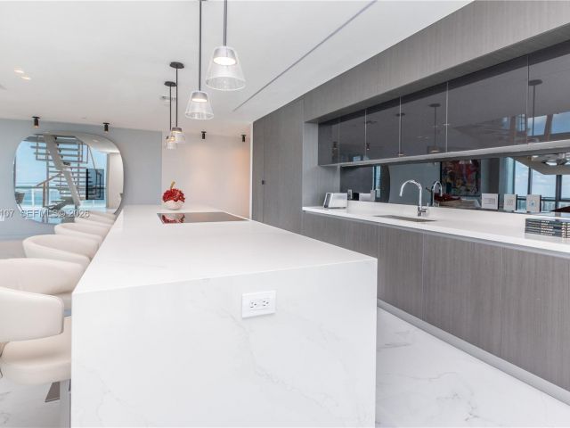 Apartment for rent  Unit #PH 4611 - photo 7527638