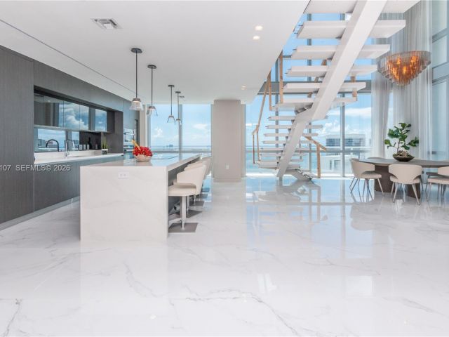 Apartment for rent  Unit #PH 4611 - photo 7527640