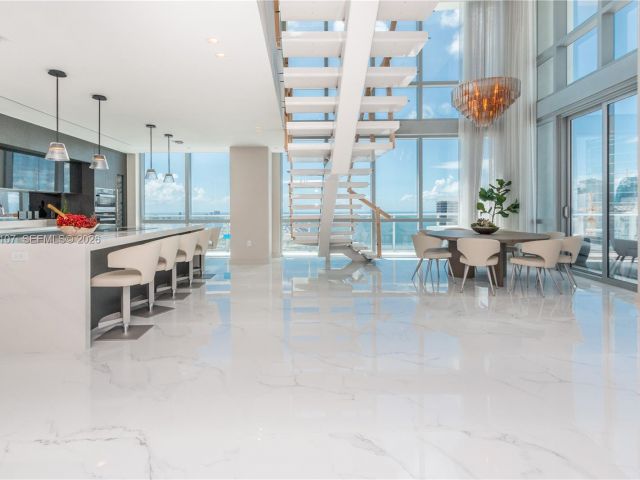 Apartment for rent  Unit #PH 4611 - photo 7527641