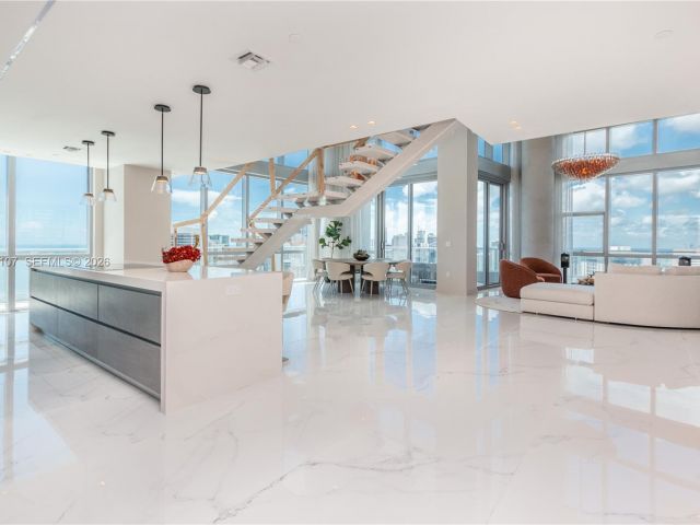 Apartment for rent  Unit #PH 4611 - photo 7527642