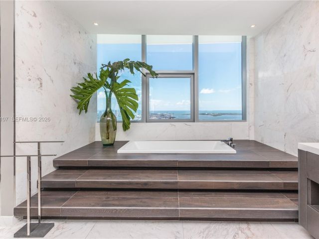 Apartment for rent  Unit #PH 4611 - photo 7527645