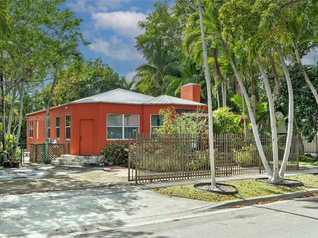 Home for sale at 120 SW 24th Rd - photo 7526919