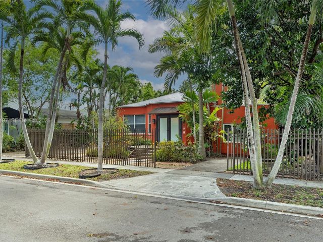 Home for sale at 120 SW 24th Rd - photo 7526921