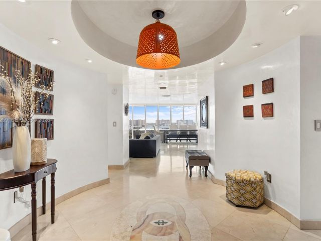 Apartment for rent  Unit #1405 - photo 7527946