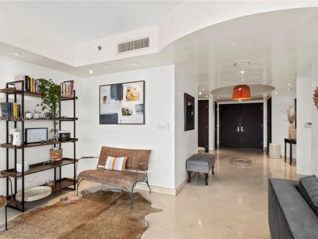 Apartment for rent  Unit #1405 - photo 7527948