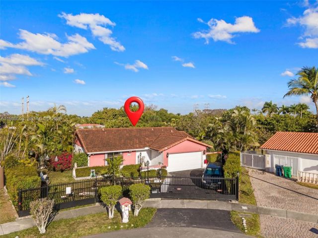 Home for sale at 4210 SW 134th Ave - photo 7526952