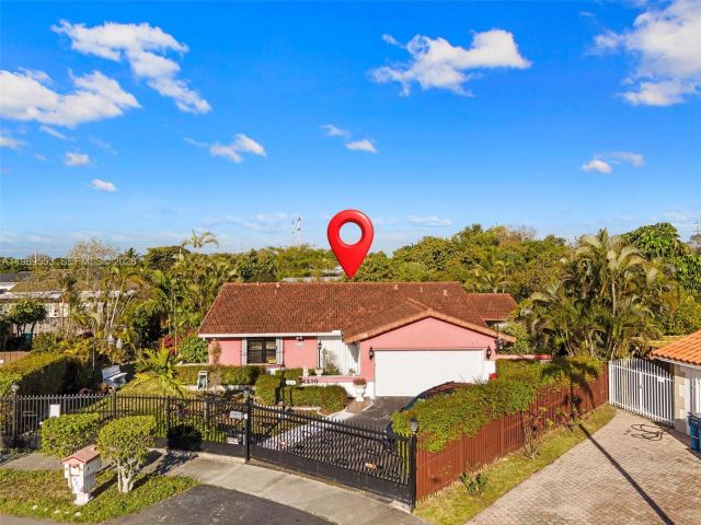 Home for sale at 4210 SW 134th Ave - photo 7526953