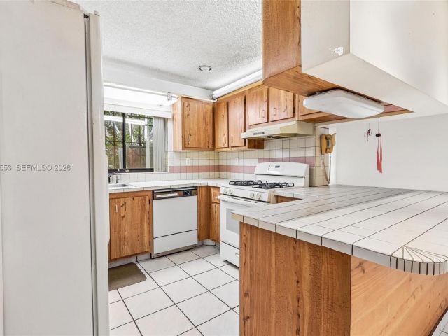 Home for sale at 4210 SW 134th Ave - photo 7526962