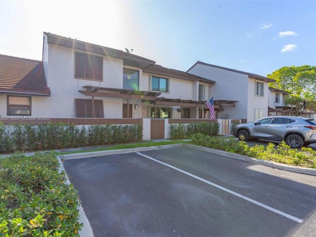 3-bedroom home for sale in Miami - 13340 SW 91st Ter B - MondialRealty