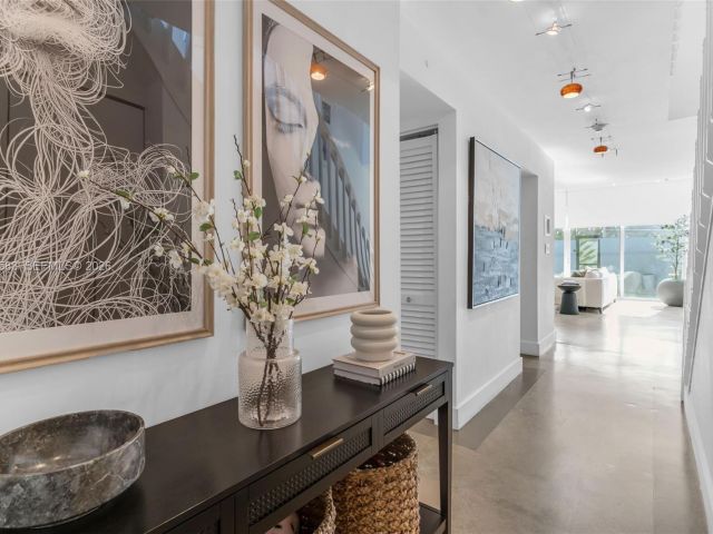 3-bedroom home for sale in Miami - 13340 SW 91st Ter B - MondialRealty
