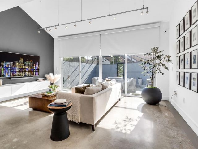 3-bedroom home for sale in Miami - 13340 SW 91st Ter B - MondialRealty