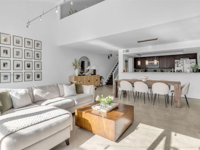 3-bedroom home for sale in Miami - 13340 SW 91st Ter B - MondialRealty