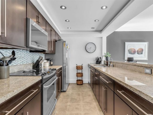 3-bedroom home for sale in Miami - 13340 SW 91st Ter B - MondialRealty