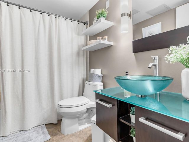 3-bedroom home for sale in Miami - 13340 SW 91st Ter B - MondialRealty