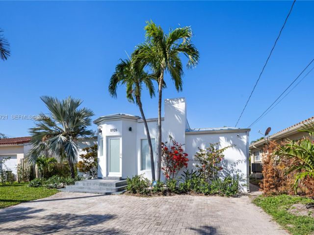 Home for sale at 8926 Emerson Ave - photo 7526123