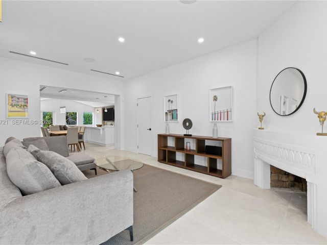 Home for sale at 8926 Emerson Ave - photo 7526124