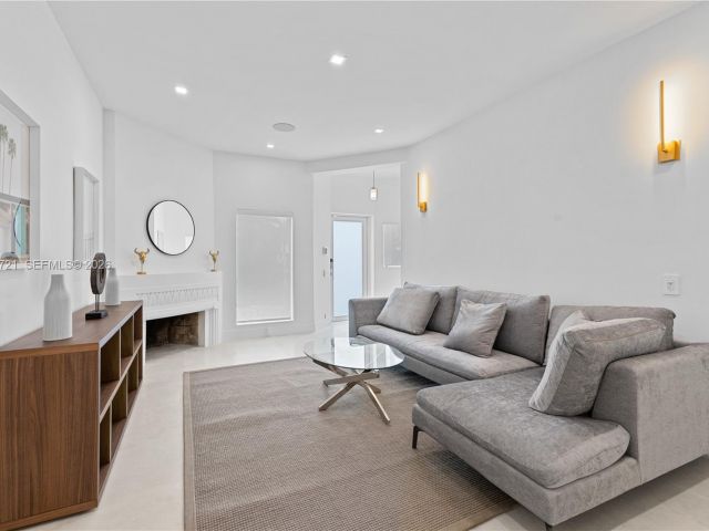 Home for sale at 8926 Emerson Ave - photo 7526126