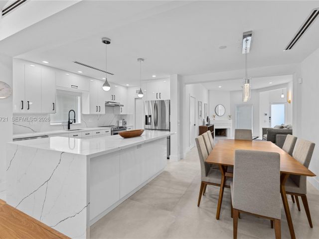 Home for sale at 8926 Emerson Ave - photo 7526130