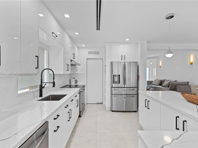 Home for sale at 8926 Emerson Ave - photo 7526132