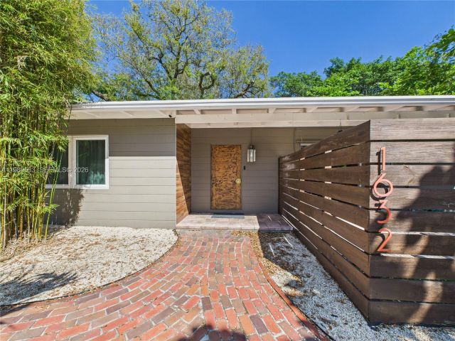 Home for rent at 1632 SW 28th Ave 0 - photo 7526755