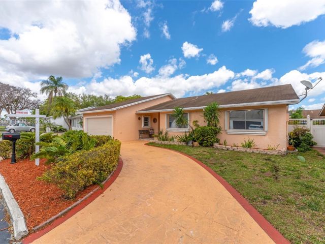 Home for sale at 10021 SW 145th Pl - photo 7527668