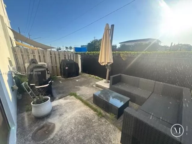 3-bedroom home for rent in Miami - 484 SW 91st Pl 484 - MondialRealty