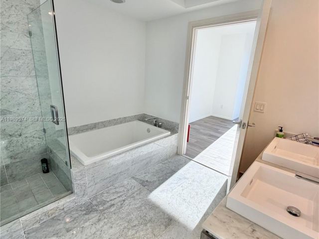 Apartment for rent  Unit # - photo 7529526