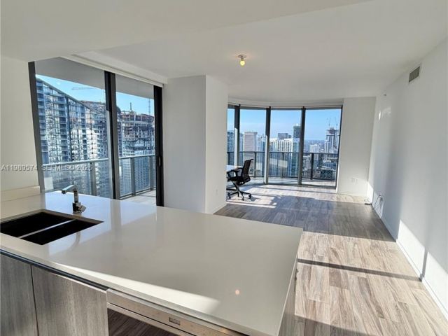 Apartment for rent  Unit # - photo 7529530