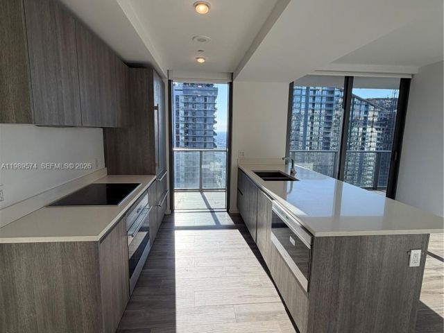 Apartment for rent  Unit # - photo 7529533