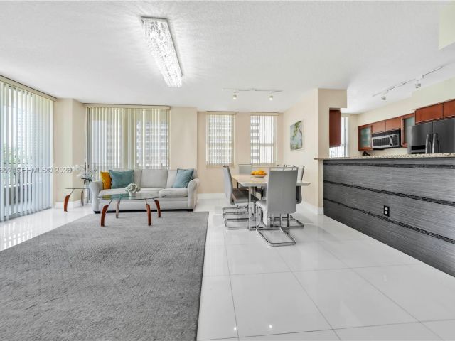 Apartment for rent  Unit #202 - photo 7527928