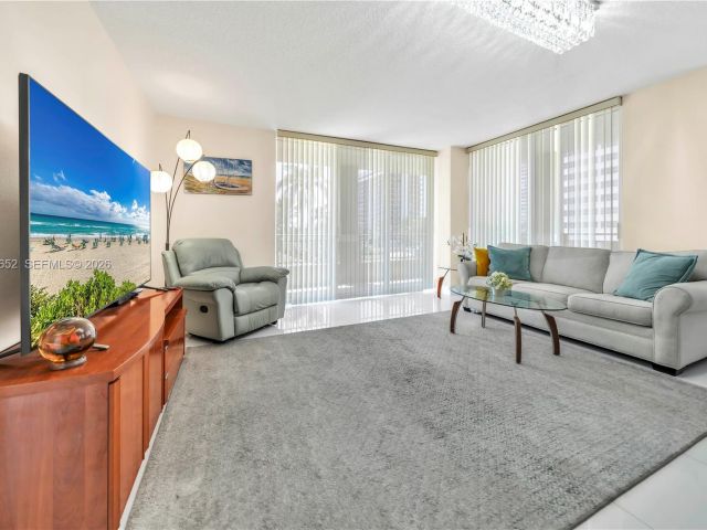 Apartment for rent  Unit #202 - photo 7527929