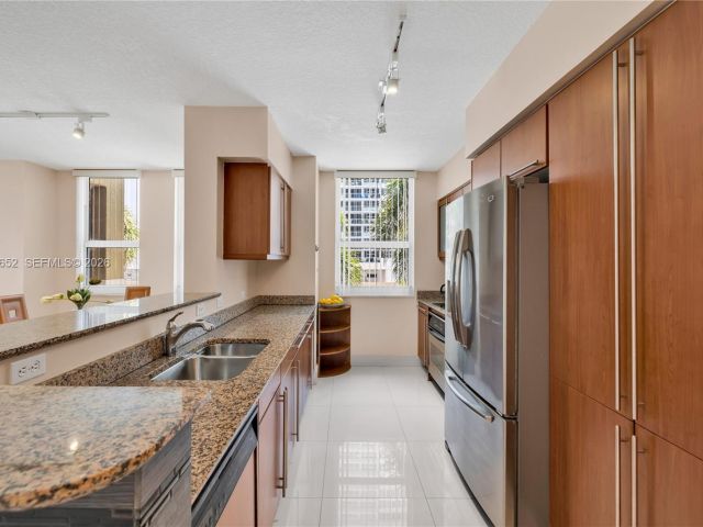 Apartment for rent  Unit #202 - photo 7527930