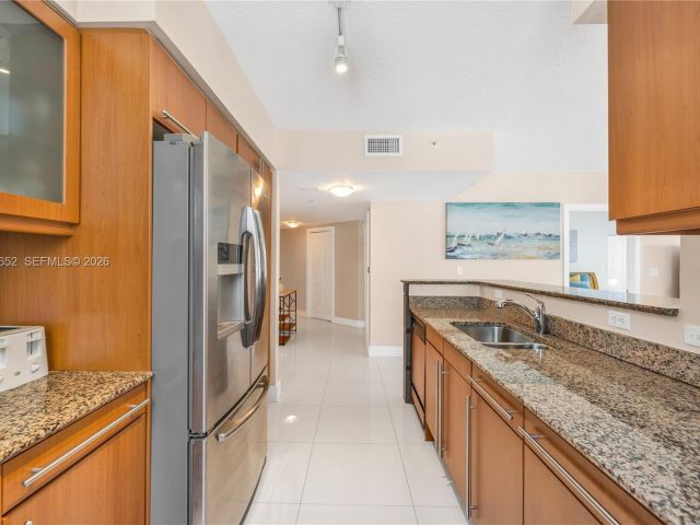 Apartment for rent  Unit #202 - photo 7527932