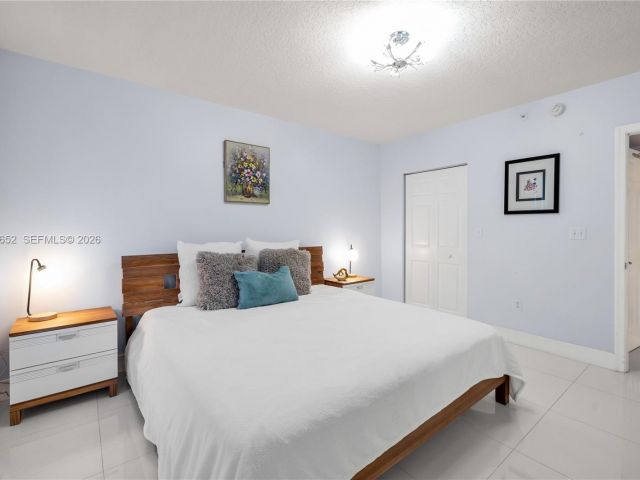 Apartment for rent  Unit #202 - photo 7527939