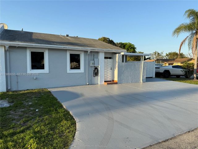 Home for sale at 5211 NW 196th Ter - photo 7527725