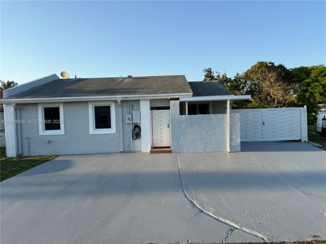 Home for sale at 5211 NW 196th Ter - photo 7527733