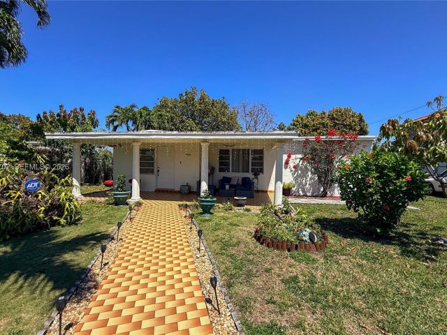 Home for sale at 9971 SW 41st Ter - photo 7527687