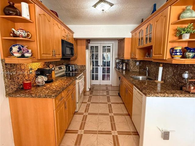 Home for sale at 9971 SW 41st Ter - photo 7527695