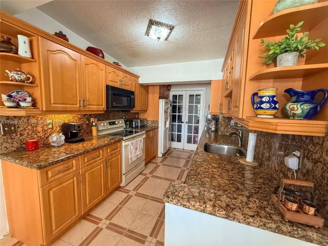 Home for sale at 9971 SW 41st Ter - photo 7527697