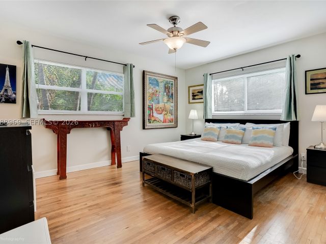 5-bedroom home for rent in Hallandale Beach - 113 SW 2nd St - MondialRealty