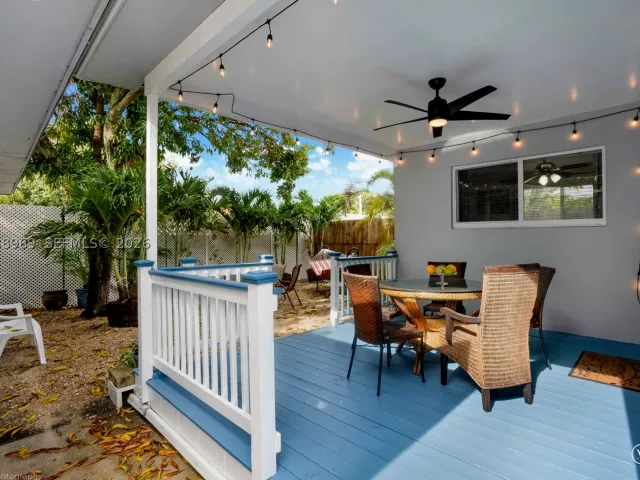 5-bedroom home for rent in Hallandale Beach - 113 SW 2nd St - MondialRealty