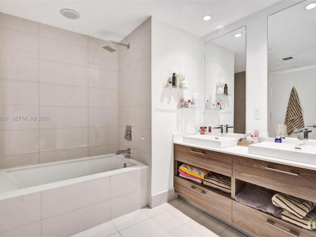 Apartment for rent  Unit #2503 - photo 7529493